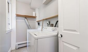 34 Pleasant St, North Kingstown, RI 02852