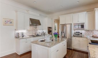 10853 Enclave Ln, Alpharetta, GA 30022