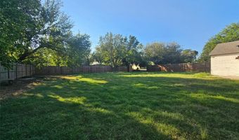 202 S Trappier St, Alvord, TX 76225