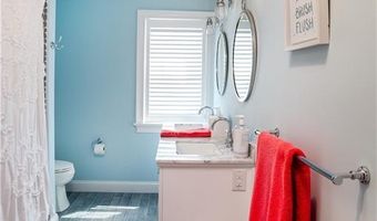 53 Stanton Ave, Narragansett, RI 02882
