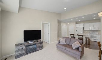 1427 34th Ave SW 213, Altoona, IA 50009