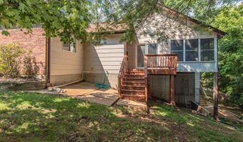925 Westrun Dr, Ballwin, MO 63021