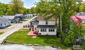 15 Lake Hurst Dr, Ashtabula, OH 44004