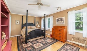 15 Lake Wallkill Rd, Alloway, NJ 07461