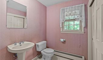 105 Newell Dr, Cumberland, RI 02864