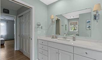 4 Canterbury Ln, Bourne, MA 02532