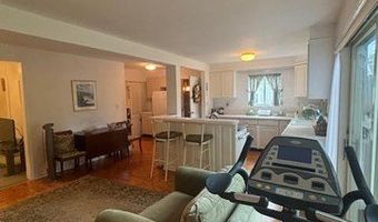 89 Hampton Ave, Albertson, NY 11507