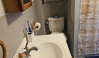 8 Lake Ct, Hopkinton, RI 02804