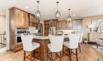 305 S Heritage Rd, Brandon, SD 57005