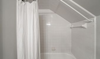 3077 Turnberry Ln, Ann Arbor, MI 48108