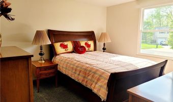 10015 Regatta Trl, Aurora, OH 44202