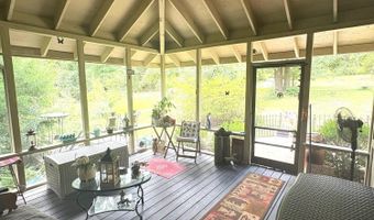 850 Gambier Dr, Alford, FL 32420