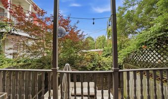 210 8TH St SE, Washington, DC 20003