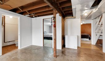 15 AUBURN Ave, Astoria, OR 97103
