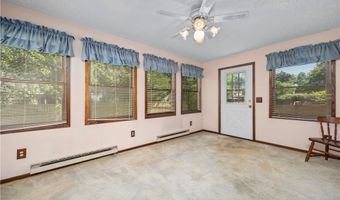 536 Fieldstone Dr, Amherst, OH 44001