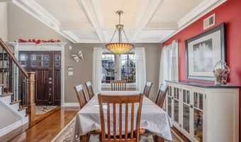 15 Foxcroft Rd, Albertson, NY 11507