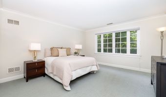 35 Foothills Dr, Avon, CT 06001