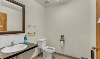 662 E 1452 Rd, Baldwin City, KS 66006