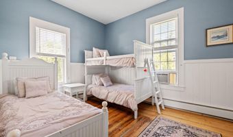 10 Wharf Rd, Center Harbor, NH 03226