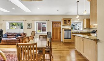 1245 Iowa St, Ashland, OR 97520
