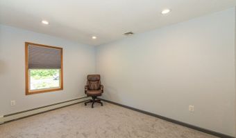 10 W Shore Dr, Alloway, NJ 07462