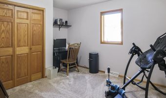 1312 NE 15th Ave, Aberdeen, SD 57401