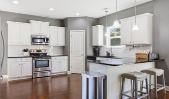 7808 Lagenaria Dr, Angier, NC 27501