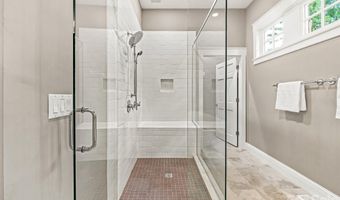 1 Cedar Chine Dr, Asheville, NC 28803
