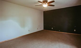 610 25th St SW, Austin, MN 55912