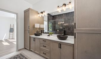 225 HAM Rd, Amboy, WA 98601