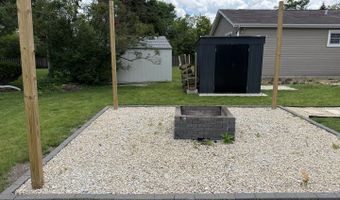 2305 N Williamsburg St, Arlington Heights, IL 60004