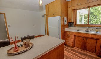 822 Westwood Dr SW, Alexandria, MN 56308