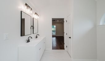 232 SILVERSTONE Ln, Alabaster, AL 35007