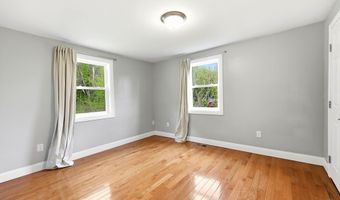 1185 Bay Rd, Amherst, MA 01002