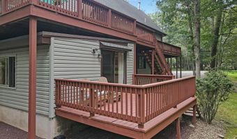 11 Carmen Gln, Albrightsville, PA 18210