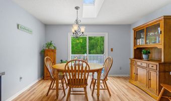 37 Wicken Sq, Albany, NY 12205