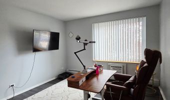 1217 S Old Wilke Rd 201, Arlington Heights, IL 60005