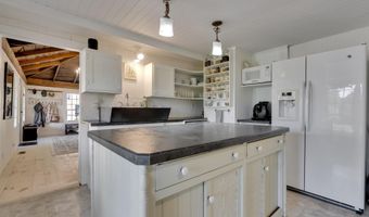 992 Pequawket Trl, Baldwin, ME 04091