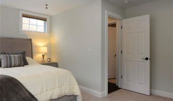13 Arnold Ave 1, Jamestown, RI 02835