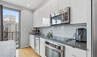 435 R St NW 404, Washington, DC 20001