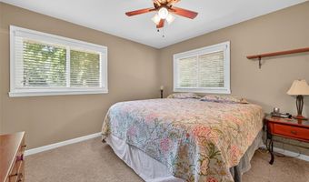 124 Vlasis Dr, Ballwin, MO 63011
