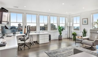 592 Tuckerman Ave, Middletown, RI 02842