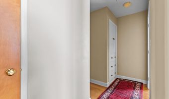 32 GARDEN Ct, Appleton, WI 54915