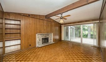 425 Kenilworth Ln, Ballwin, MO 63011