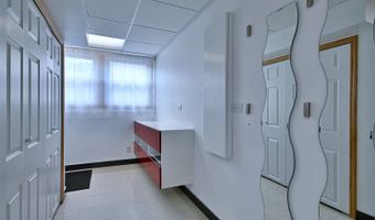 2360 N Drury Ln, Arlington Heights, IL 60004