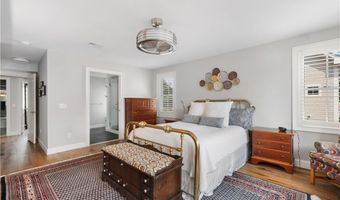 40 Kettle Point Ave, East Providence, RI 02914