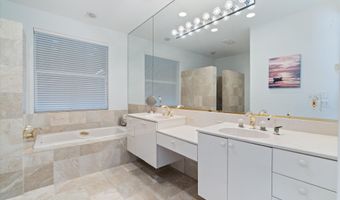 201 Orange Tree Dr, Atlantis, FL 33462