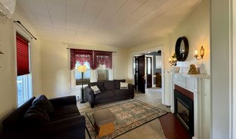 104 7th St, Bangor, ME 04401