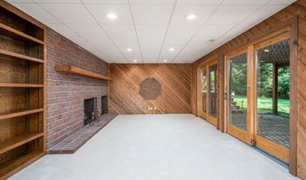970 Cramton Ave NE, Ada, MI 49301