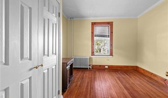 7 Caswell Ave, Newport, RI 02840